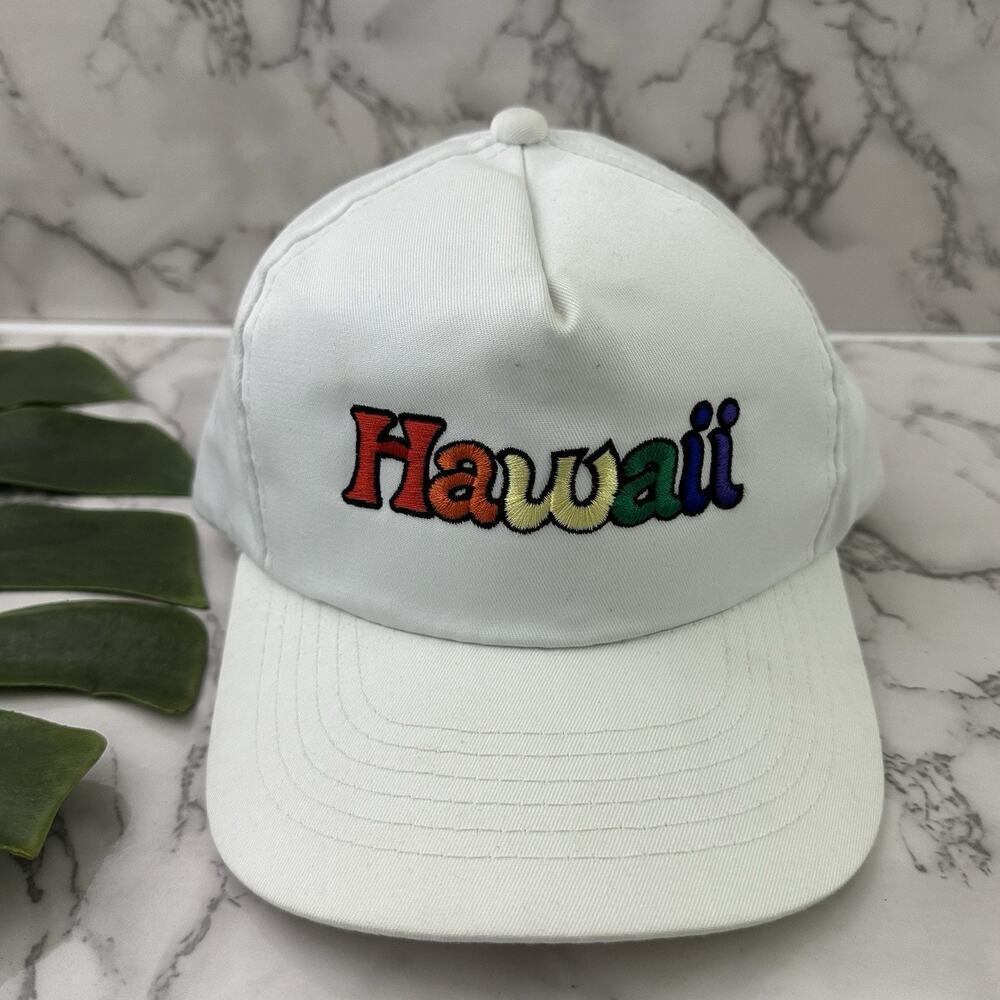 Hawaii Vintage 90s Snap Back Hat One Size White Rainbow Embroidered